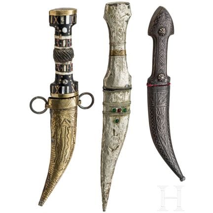 Tre coltelli orientali, XIX secolo  
Primo coltell