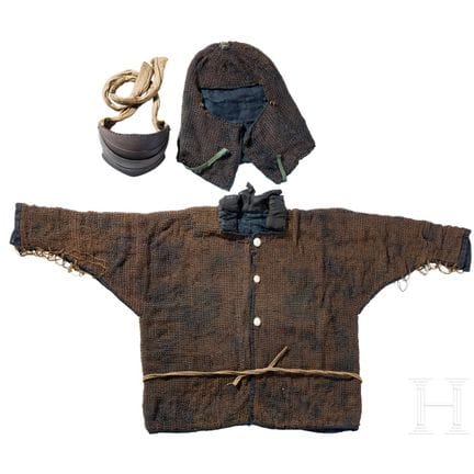 Un kusari-katabira giapponese con hachi-gane, tard
