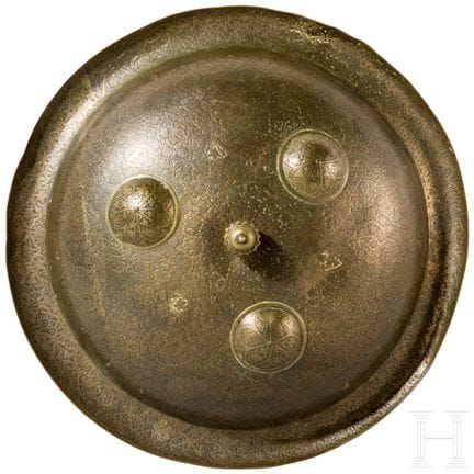Scudo da pugno, Lahore, XIX secolo  
Scudo rotondo
