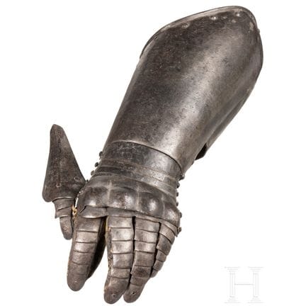 Guanto corazzato sinistro di un corazziero, 1600 c