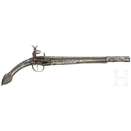 Una pistola miquelet montenegrina con montature in