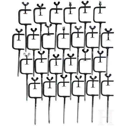 25 supports muraux pour hallebardes  
Rails massif