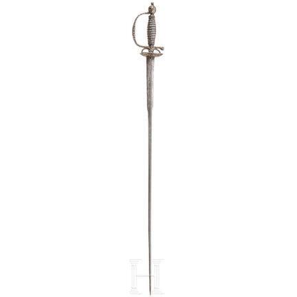 Une petite épée française à décor ciselé et doré, 
