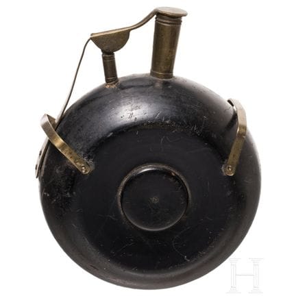 Petite fiole allemande, vers 1600  
Corps rond en 