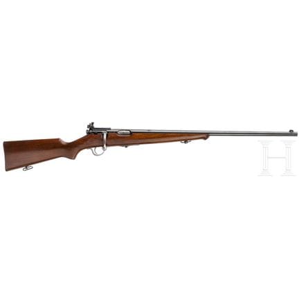 萨维奇（Savage）Sporter型连发步枪  
口径 .22lr，编号 117638，光面枪管，