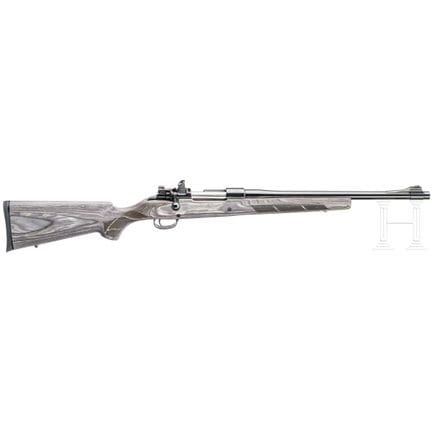 一支斯泰尔Mod. 98定制版  
口径 .45Blaser，编号 9004，编号不一致。光面枪管，