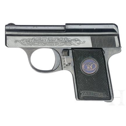 Un Walther Mod. 9, gravé en usine  
Calibre 6,35 m