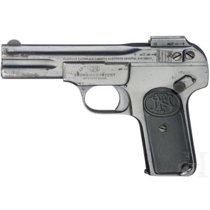 FN Mod. 1900  
口径 7.65 毫米布朗宁，编号 673227，编号一致。枪管哑光，长