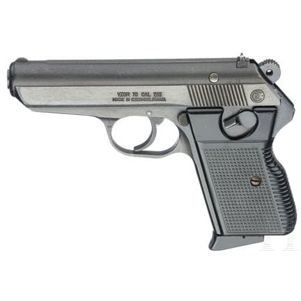 Un CZ modèle VZOR 70  
Calibre 7,65 mm Browning, n