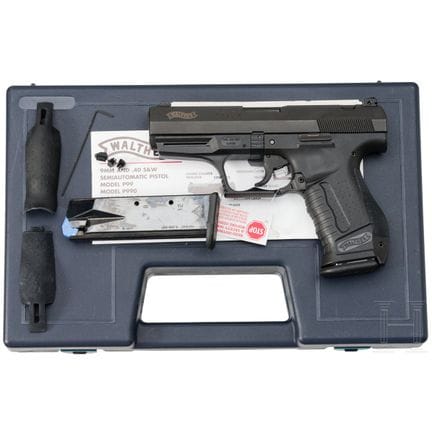 Un Walther - Smith &amp; Wesson modèle P99 QA, dan