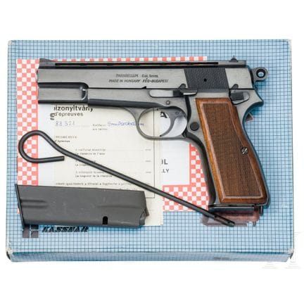 Un FEG mod. FP 9 Parabellum  
Calibre 9 mm Luger, 