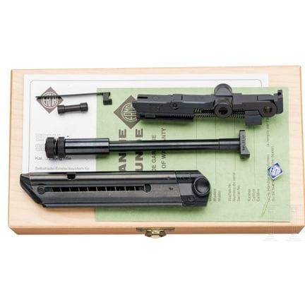 一套ERMA SE 08/2 卢格式改装套件，包装盒内  
口径 .22lr，编号 00097，枪管