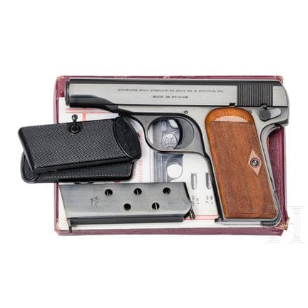Un Browning Arms Company Mod. 1910  
Calibre 9 mm 