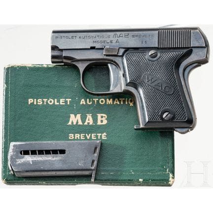 MAB Mod. A, avec boîte  
Calibre 6,35 mm Browning,
