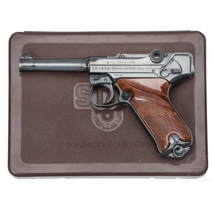 Erma KGP 68A 型  
口径 9mm Browning K，编号 121959，枪管表面略