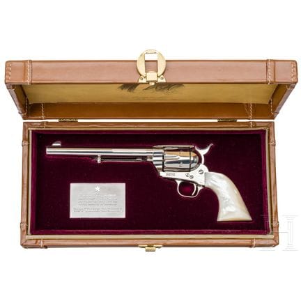 Un revolver Colt SAA Frontier Six Shooter Peacemak