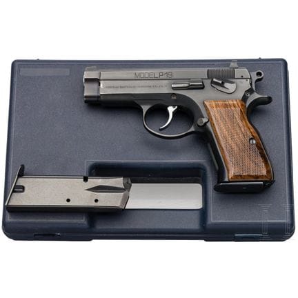 一把Tanfoglio Mod. P19手枪，带原装箱  
口径9mm鲁格，编号Z03367，编号一