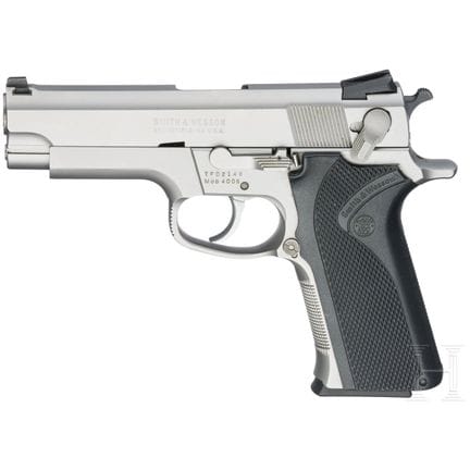 史密斯-韦森 Mod. 4006  
口径 .40S&amp;W，编号 TFD2148，光面、略带粗