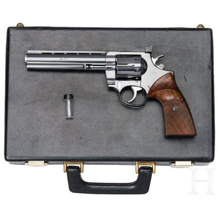 A Korth 34xxx系列“Sport”  
口径 .22lr，编号 34656，编号一致。镜面