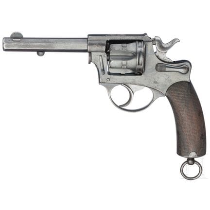 一把加兰德（Galand）系统左轮手枪，1893型  
口径8毫米LebelRev，编号1，带膛线的
