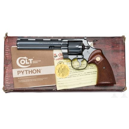 Un Colt Mod. Python  
Calibre .357 Magnum, n° K556
