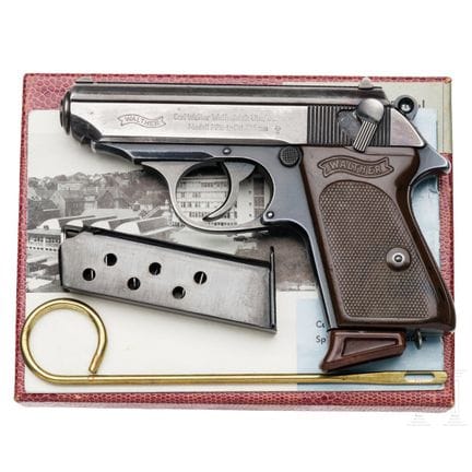 Un Walther modèle PPK-L, en duralumin  
Calibre 7,