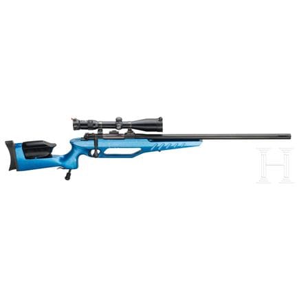 一支“萨克森尼亚”（Saxonia）SM96型连发步枪，配有瞄准镜  
口径 .300WinMag，