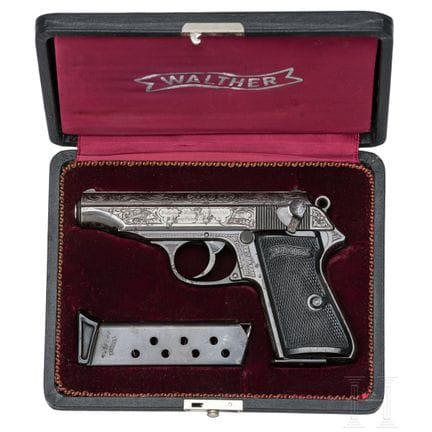 Un Walther ZM mod. PP, gravé, dans son étui  
Cali