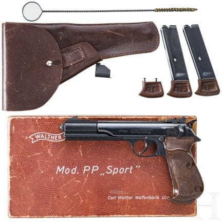 Un Walther modèle PP Sport, dans sa boîte  
Calibr