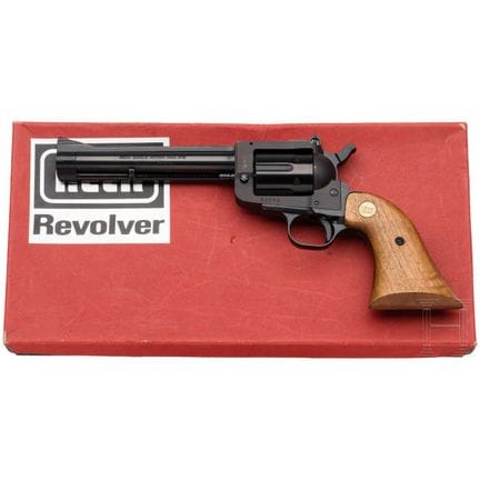 Un revolver Reck, modèle R 18, dans son coffret  
