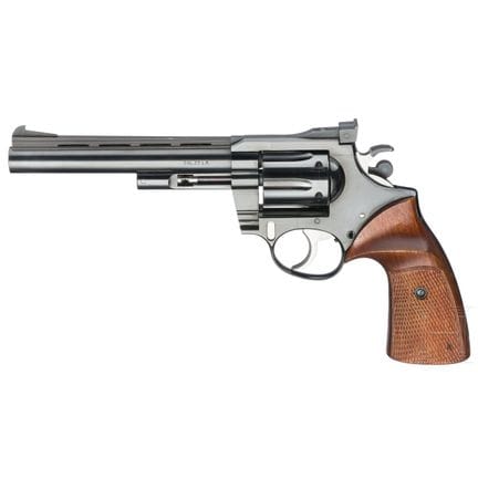 A Korth 24xxx 系列  
口径 .22lr，编号 24215，编号一致。光面通风枪管，长