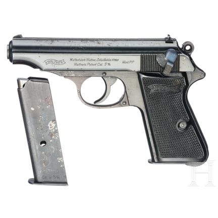 Un Walther (Zella-Mehlis) modèle PP  
Calibre 9 mm