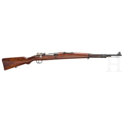 FN 1935型卡宾枪  
口径 .30-06Spring，编号10362，编号一致，光面枪管，长度
