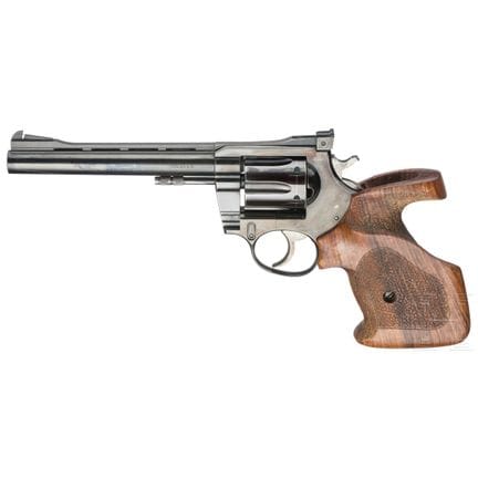 A Korth 22xxx系列，Target型号，6英寸  
口径 .22lr，编号 22513，编
