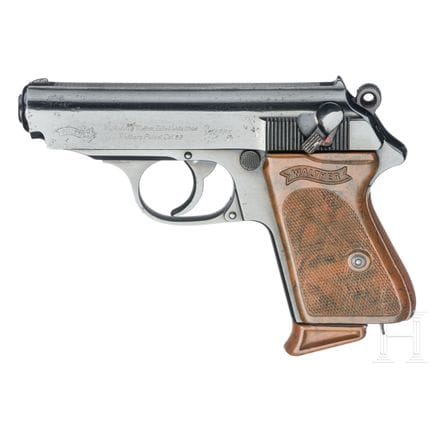 Un Walther (Zella-Mehlis) modèle PPK  
Calibre .22