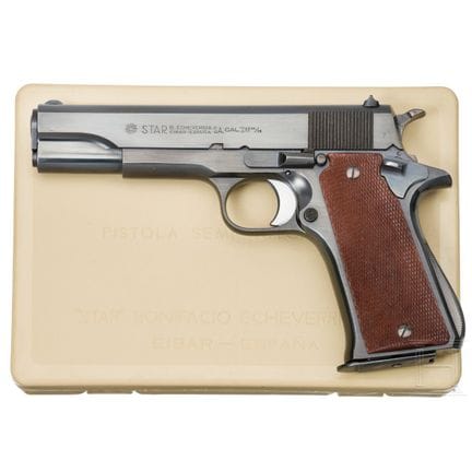A Star MMS型  
口径7.63毫米毛瑟，编号1173466，光面枪管，长5英寸。1997年