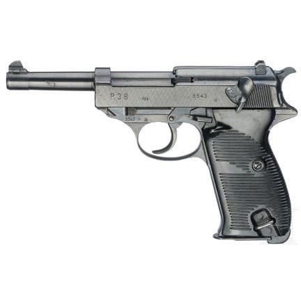 Una Spreewerk mod. P 38, codice "cyq"  
Calibro 9 