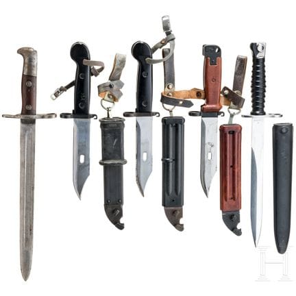 Cinque baionette, XX secolo  
1 baionetta svizzera