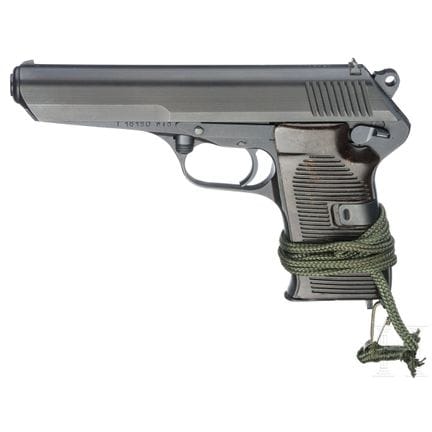 A CZ 52型  
口径7.62毫米托卡列夫，编号T 16150，编号一致。光面枪管，长120毫米