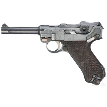 Una Luger DWM, 1914  
Calibro 9 mm Luger, n. 9903,