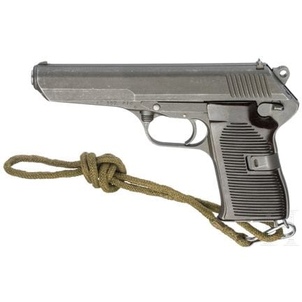 CZ Mod. 52  
口径 7.62 毫米托卡列夫，编号 AZ352，编号一致。光面枪管，长 1
