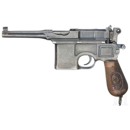Una Mauser C 96/16 Reichswehr  
Calibro 9 mm Luger