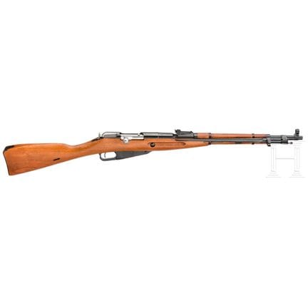 Una carabina Radom M 44 Mosin-Nagant  
Calibre 7,6