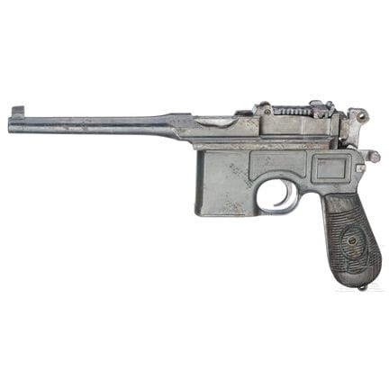 Una Mauser Mod. C 96 (“Red Nine”)  
Calibro 9 mm L