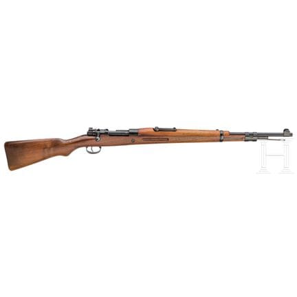 拉科鲁尼亚 M 44 空军  
口径 8x57JS，编号 EA 24 521，编号一致。 枪管表面略