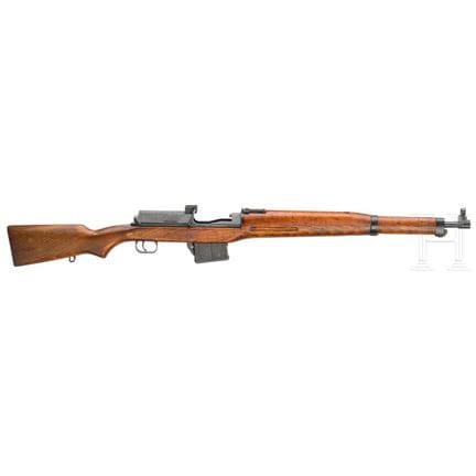 Un fusil semiautomático Hakim, modelo 42/49  
Cali
