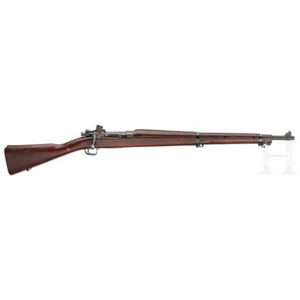雷明顿 .03-A3 型  
口径 .30-06Spring，编号 3826314，光面枪管。194