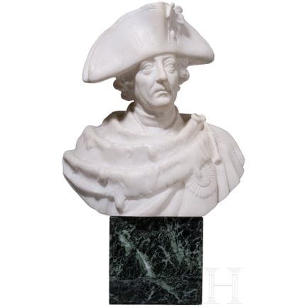 Federico el Grande: un busto de mármol blanco sobr