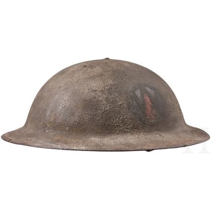 Un elmetto d'acciaio M 17 "Brodie" appartenuto a u