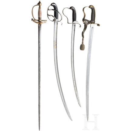 Four sabers or épées  
Jeweils ohne Scheide: Degen